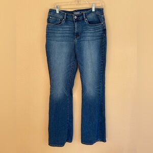 Women’s Signature Levi’s, High Rise Modern Boot Cut Jeans, Size 31, Stretch